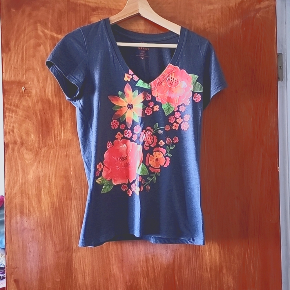 Old Navy woman's t-shirt